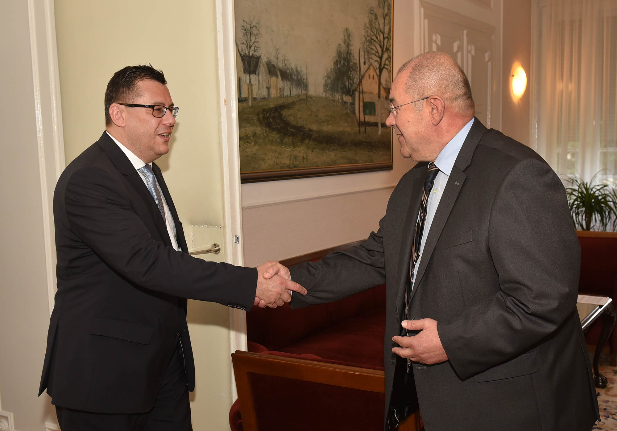 Predsednik Pastor razgovarao sa mađarskim ambasadorom Atilom Pinterom
